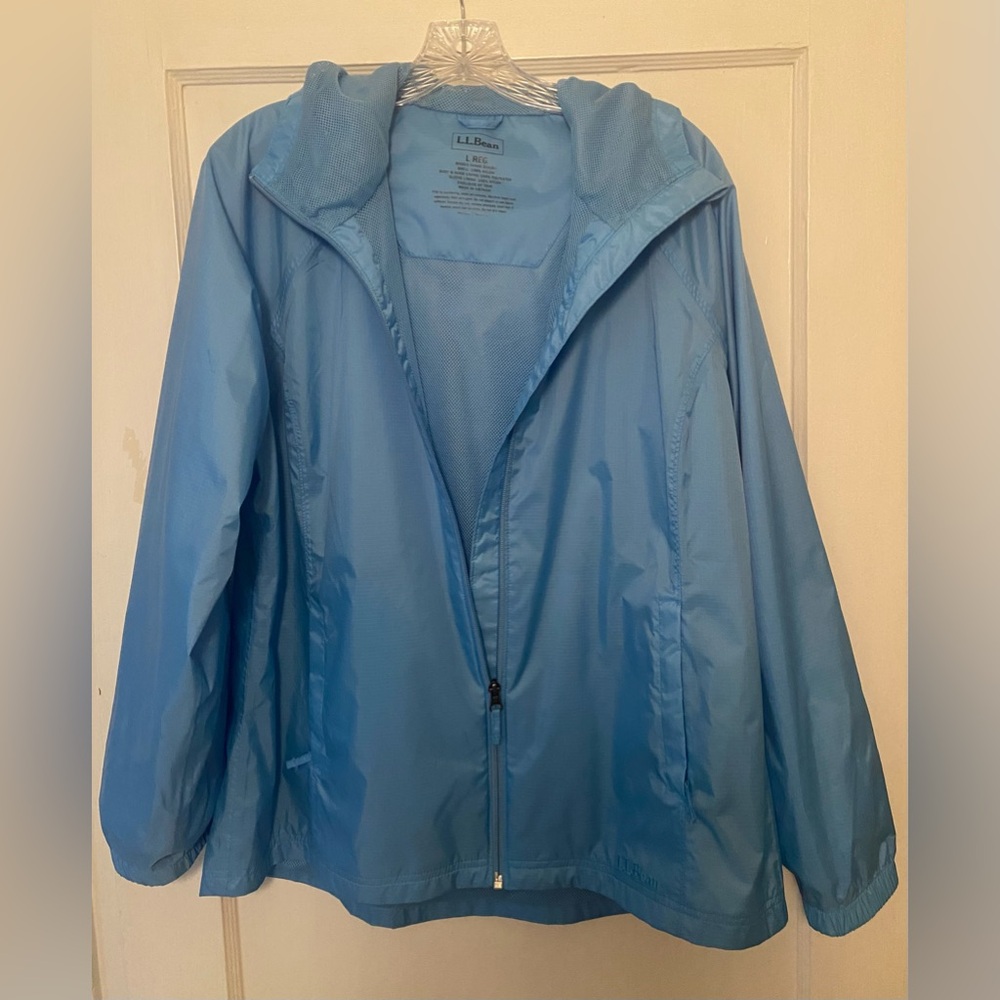 Women’s L.L. Bean Hooded Rain Jacket